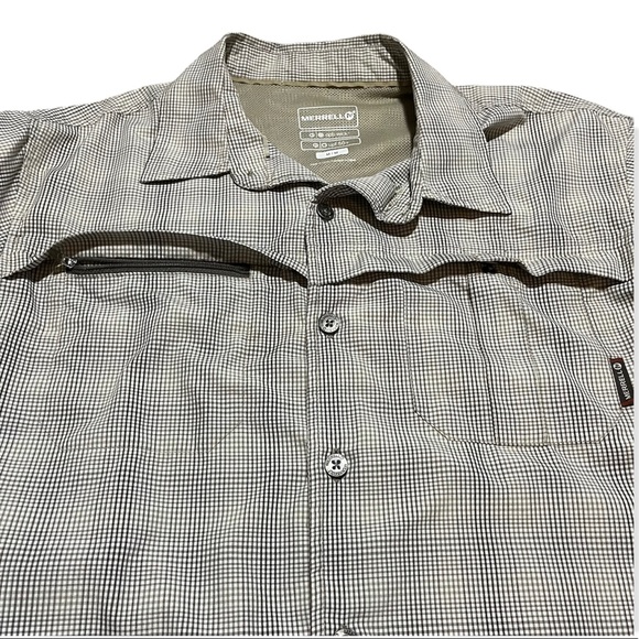 Merrell Vented Short Sleeve Button Down Shirt Sz M - Picture 6 of 14